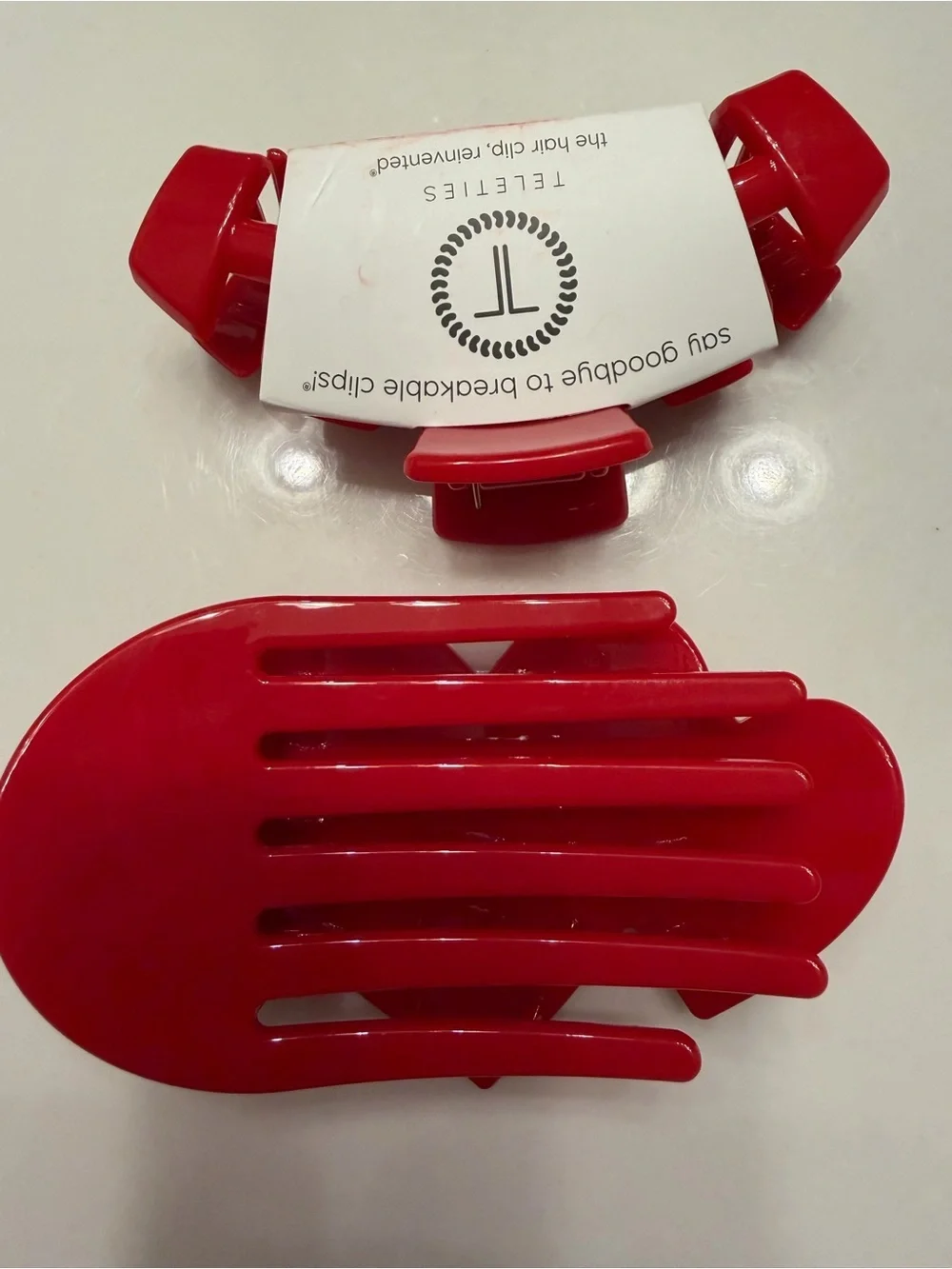 Teleties Red Heart Large Flat Clip & Red Classic Claw Clip Medium